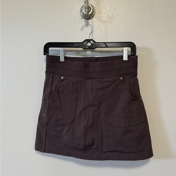 💙 Athleta Dark Purple Athletic Short Size XS - Picture 1 of 6